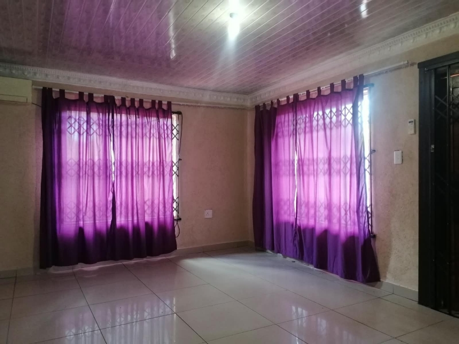 To Let 5 Bedroom Property for Rent in Tlhabane North West